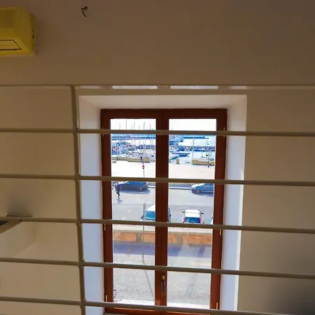 Piazza A Mare Apartment